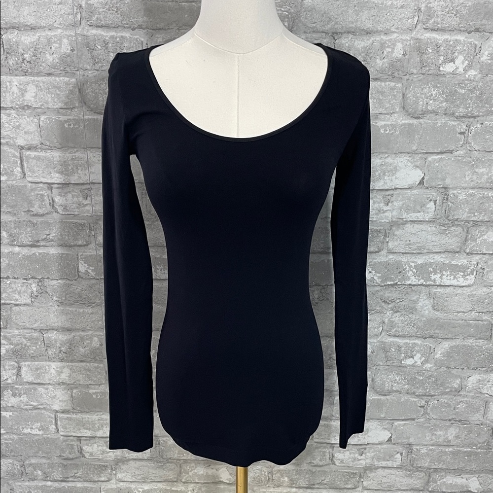 Nikibiki Black Seamless Long Sleeve Top